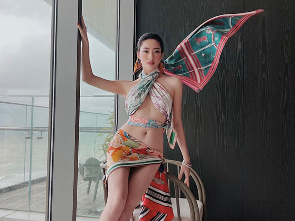 Hở bạo 'át' dàn sao Việt khi đu trend quấn khăn nhưng Lương Thuỳ Linh lại chưa phải người mặc đẹp nhất