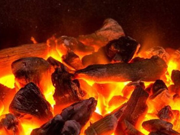 Đốt than sưởi ấm, hai mẹ con ở Hà Tĩnh ngộ độc khí CO