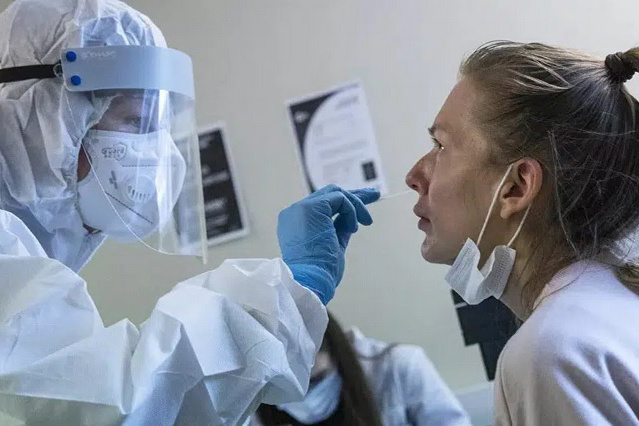 Nga phát hiện 18 biến thể khác nhau của virus SARS-CoV-2 ở một bệnh nhân