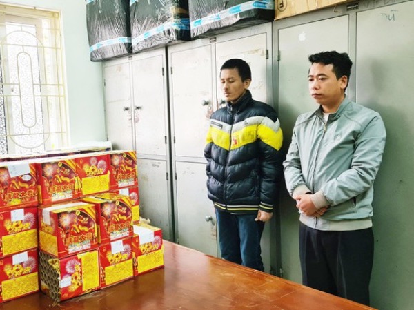 Phó Trưởng công an xã lợi dụng mạng xã hội để buôn bán pháo nổ