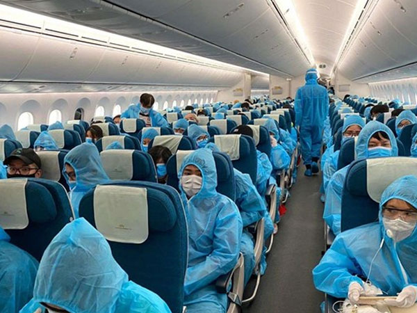 Chính thức tạm dừng cấp phép các chuyến bay từ Anh và Nam Phi về Việt Nam