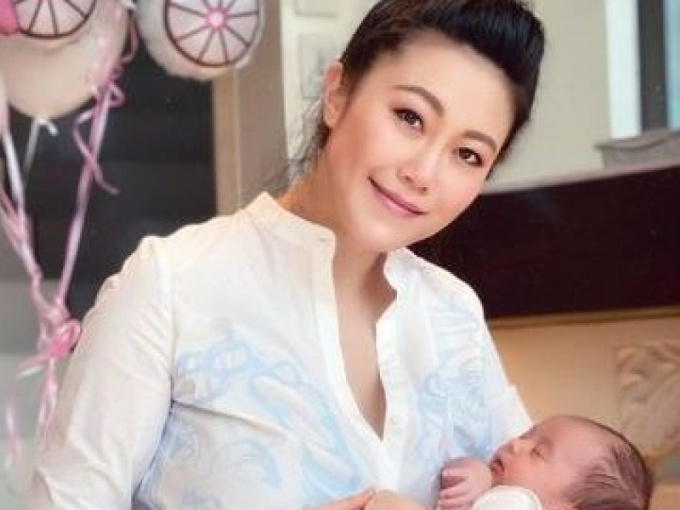 Hé lộ lý do ái nữ trùm bất động sản ôm con nhảy lầu tự tử