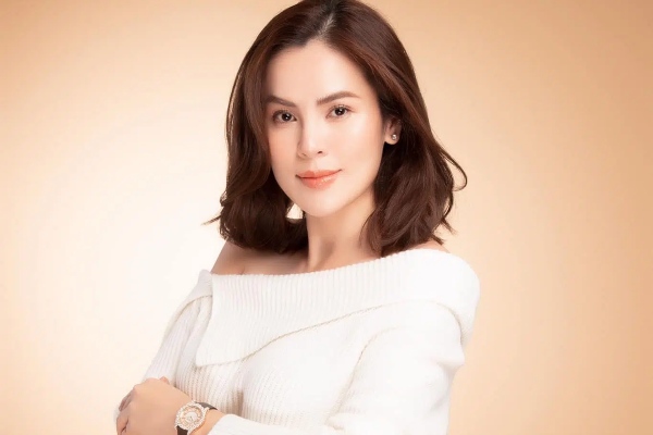 Hoa hậu Phương Lê bảo vệ vợ Vân Quang Long, chỉ trích Phạm Thanh Thảo giữa drama, nhưng phải lên tiếng giải thích ngay sau đó