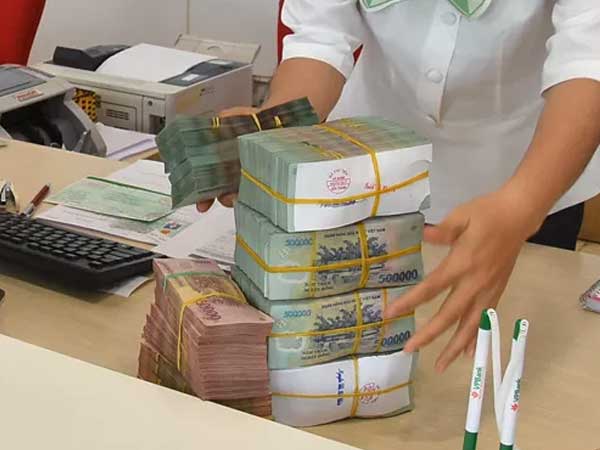 Ngân hàng lãi đậm, nhờ đâu?