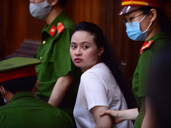 Toà triệu tập ai đến phiên xử hotgirl Ngọc Miu?