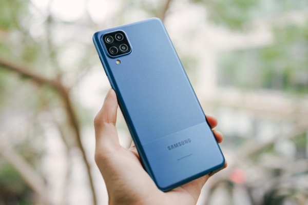 Galaxy A12 xứng danh 'kẻ đa tài', làm gì cũng tỏ ra lợi hại
