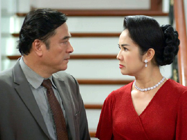 NSND Thu Hà run tay khi tát NSND Mạnh Cường lật mặt