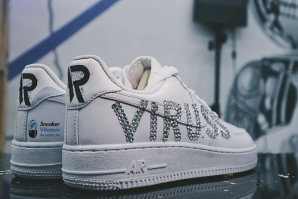 ViruSs khoe đôi sneaker được thiết kế riêng cực 'xịn sò', chẳng kém giày Xemesis tặng 'Tứ Hoàng Streamer'