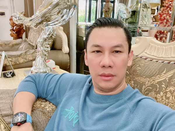 Chồng cũ Lệ Quyên tự nhận là 'trai ế', bạn thân lập tức vào 'bóc phốt': 'Ai cũng ế trừ bác'