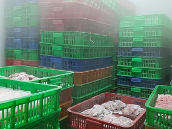 Cơ sở thực phẩm mua hơn 5 tấn lá lách bò, sụn gà... nhưng không có tờ giấy chứng nhận nào