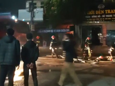 Xót xa nữ sinh lớp 9 tử vong trong căn nhà cháy lúc rạng sáng
