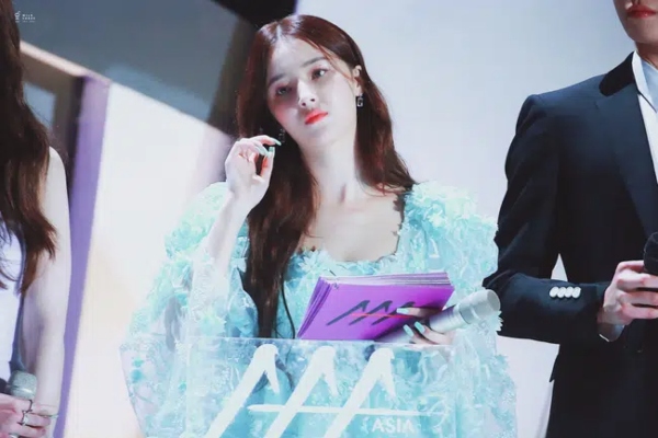 Nancy (MOMOLAND) tiếp tục bị antifan rao bán clip nhạy cảm với giá 'cắt cổ' sau khi loạt ảnh thay đồ bị tung lên mạng