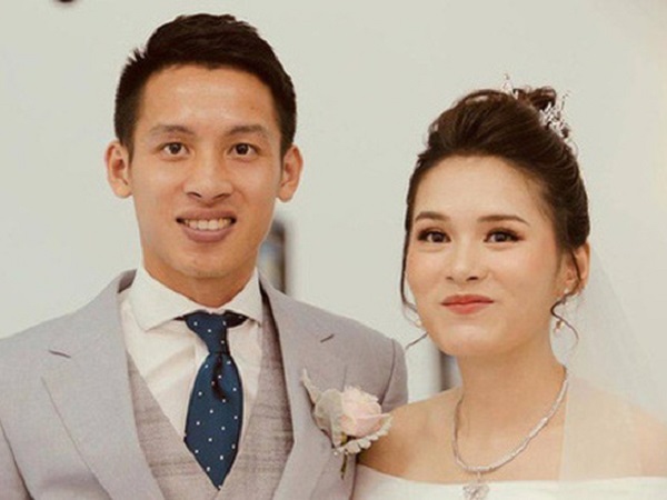 Hùng Dũng chấn thương, vợ than thở lý do không thích xem chồng đá bóng