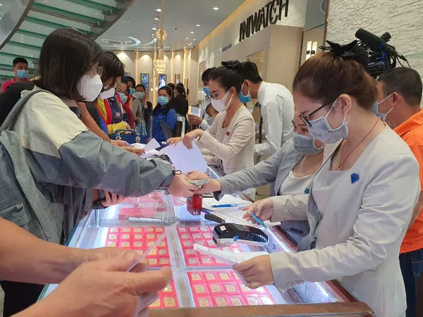 Giá vàng hôm nay 17-1: Vàng SJC cao kỷ lục so với giá thế giới