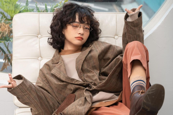 Khazsak - gái xinh tóc xù đang siêu hot siêu cool trên Instagram!