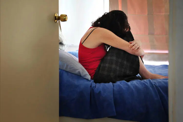 Cô gái 27 tuổi có dấu hiệu lạ ở 'phần dưới' sau khi quan hệ với nhiều bạn trai, điều mà bác sĩ tiết lộ khiến cô bàng hoàng