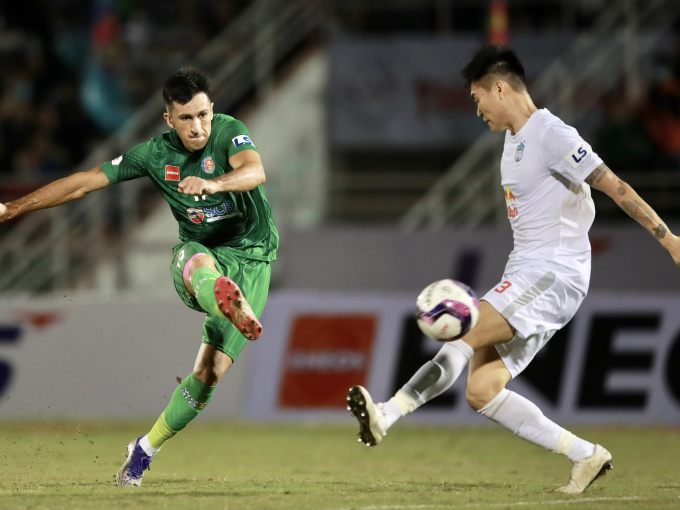 Kết quả Sài Gòn 1–0 HAGL: Kiatisak nếm trái đắng