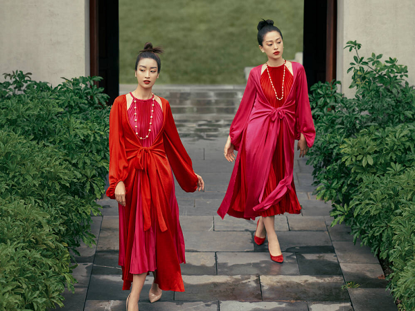 Đỗ Mỹ Linh - Phương Nga hóa 'Đào nương' khoe vai trần mong manh giữa trời đông Yên Tử