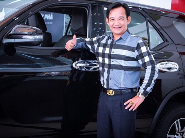 Bóc giá xế hộp hạng sang của 'ông hoàng phim hài Tết' Quang Tèo
