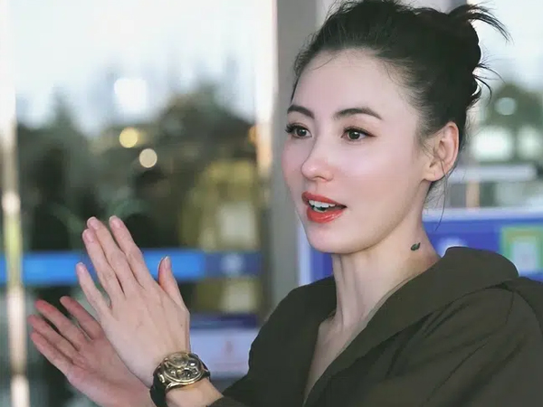 Loạt ảnh cận nhan sắc của Trương Bá Chi ở tuổi 40 khiến dân tình 'xỉu lên xỉu xuống' vì quá đẹp