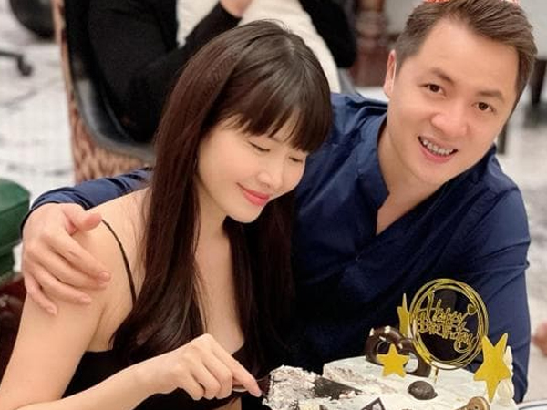 Chuẩn 'chồng nhà người ta', Đăng Khôi nhắn tin hối vợ đi làm tóc, shopping để chuẩn bị đón Tết