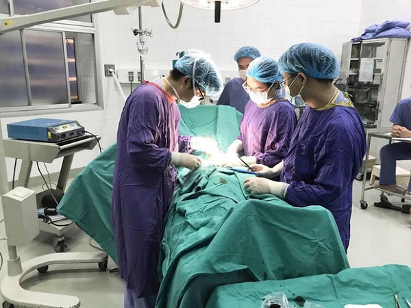 Nam bệnh nhân bị hoại tử 'của quý' sau cắt bao quy đầu