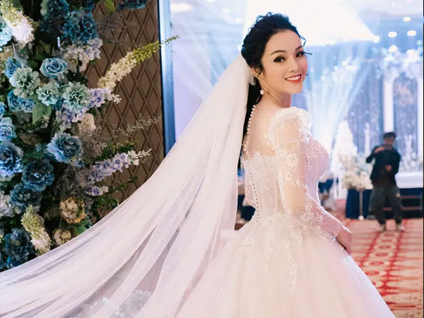 Hậu ly hôn ca sĩ Tuấn Anh, Tân Nhàn bí mật tổ chức hôn lễ lần 2 với Viện trưởng viện khoa học công nghệ