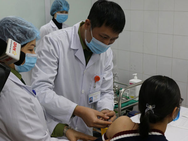 Sức khoẻ các tình nguyện viên tiêm thử nghiệm vaccine Covid-19 liều cao nhất như thế nào?