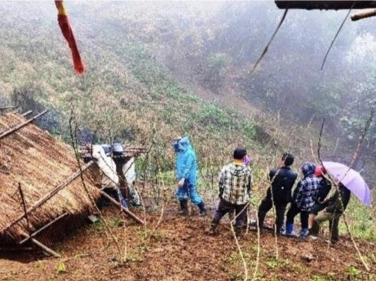 Chồng đánh vợ tử vong vì 'không cản được uống rượu'