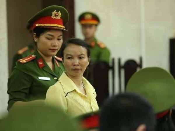 Mẹ nữ sinh bị sát hại khi giao gà ở Điện Biên sắp hầu tòa