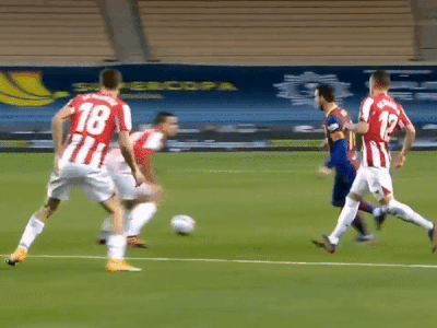 Ngoài tấm thẻ đỏ, góc máy mới cho thấy Messi tung nắm đấm với một cầu thủ khác của Bilbao