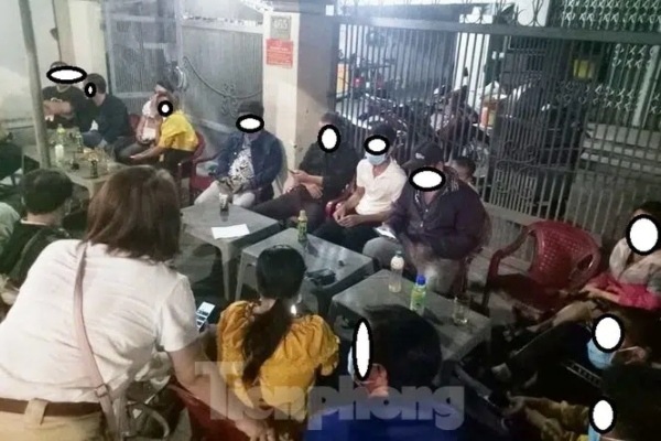 Vay tiền thật đầu tư tiền ảo, nhiều công nhân ở Bình Dương bị dọa chặt đứt chân