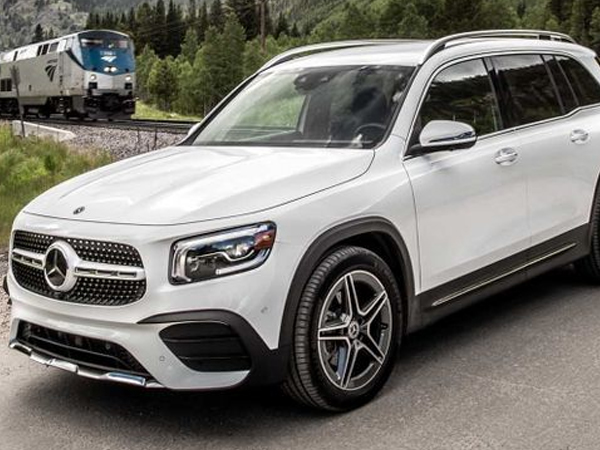 Những mẫu xe đời 2021 đắt mà không 'xắt ra miếng'