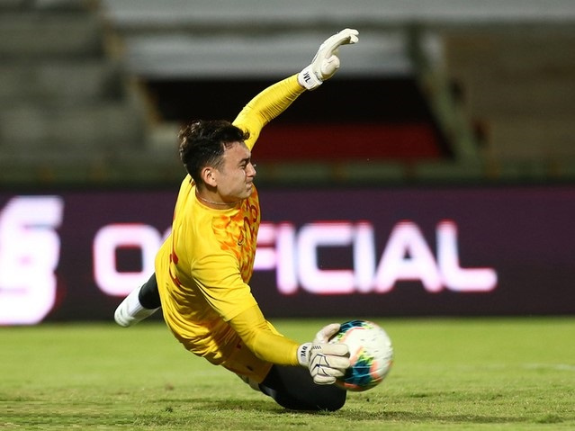 Muangthong: ‘Đặng Văn Lâm hết cửa đến Cerezo Osaka’