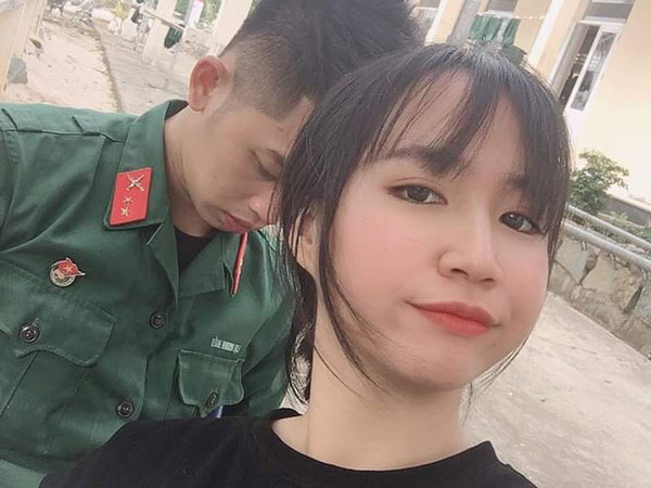 Đi tình nguyện, cô gái bất ngờ 'nhặt' luôn anh bộ đội điển trai kém 3 tuổi về làm chồng