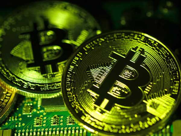 Bitcoin lao dốc thảm, thị trường tiền số mất 100 tỷ USD vốn hoá chỉ trong 48 giờ