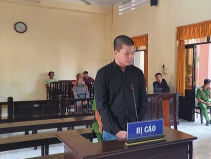 Giết người tình đồng tính của mẹ chỉ vì 1 con chó