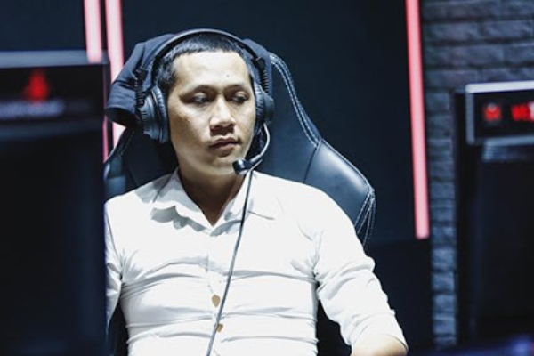 Streamer Thầy Giáo Ba tố Sena bán kênh Youtube để tiếp tục cờ bạc, tuyên bố từ mặt đàn em