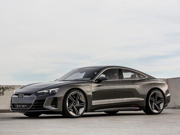 Audi E-Tron GT - Kỳ phùng địch thủ Porsche Taycan chốt lịch ra mắt đầu tháng 2