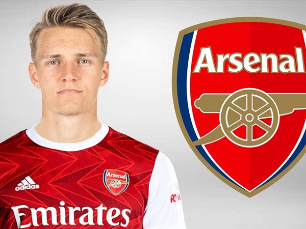 Martin Odegaard bay sang Anh giải cứu Arsenal