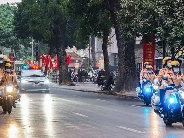 Cận cảnh: Dẫn đoàn đại biểu dự Đại hội XIII