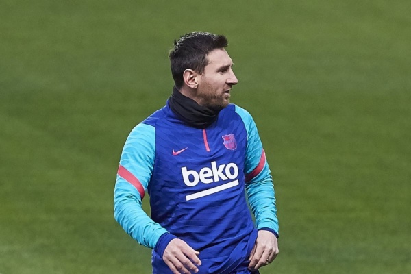 Đồng đội xác nhận Messi đang được PSG mời ký hợp đồng