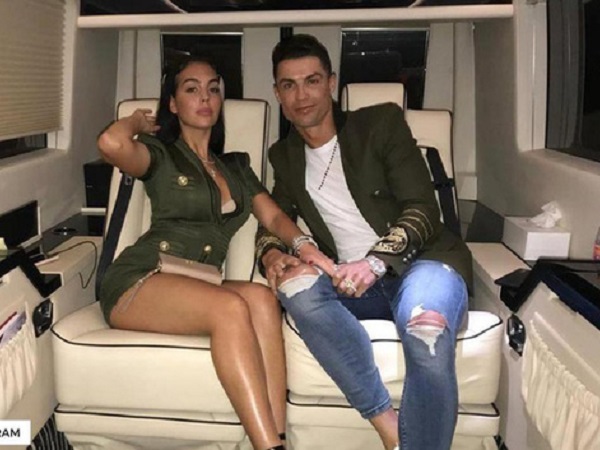 Ronaldo bất ngờ từ chối hợp đồng béo bở, chỉ việc du lịch và ăn chơi nhảy múa là đút túi 167 tỷ đồng