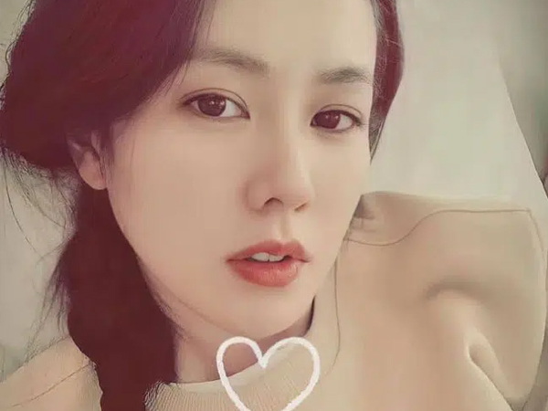 Động thái mới nhất của Son Ye Jin sau khi được Hyun Bin công khai nhắn gửi lời ngọt ngào trước truyền thông