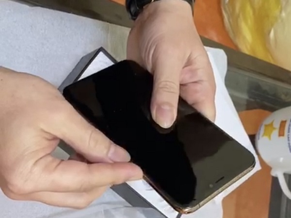 iPhone Xs Max giá 4 triệu: Bóc trần chiêu lừa đảo trên chợ mạng