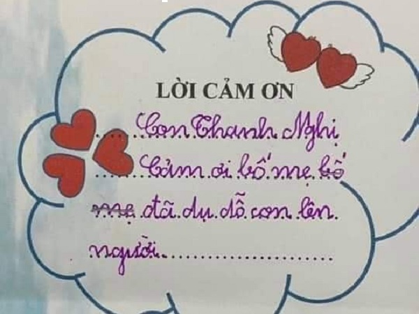 Con viết lời cảm ơn dành cho bố mẹ cực đáng yêu, dân mạng lại 'soi' ra lỗi sai này khiến ai nấy cười nghiêng ngả
