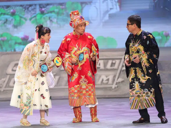 Táo quân 2021: Loạt hot trend từ 'Amazing, good job' đến 'trà xanh' được nhắc đến khiến khán giả thích thú
