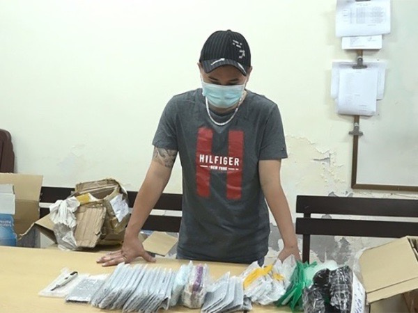 Bắt lô điện thoại 3 tỉ ở Ga Sài Gòn