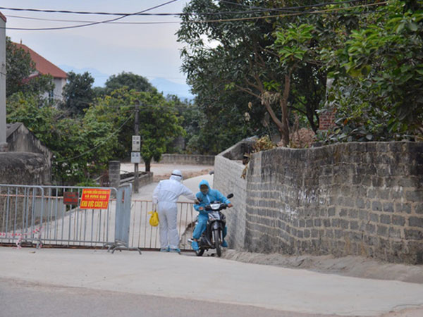 Phong tỏa thôn Kim Điền - Hải Dương liên quan BN 1552: Cuộc sống hàng ngày bị đảo lộn, người dân đeo khẩu trang cả ở trong nhà để phòng dịch
