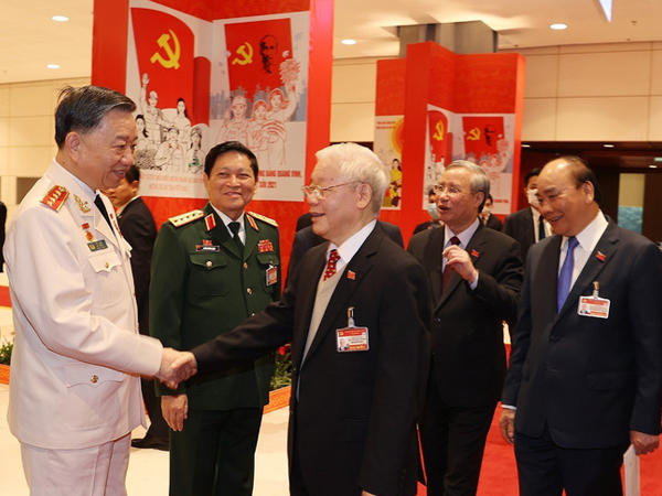 Chùm ảnh: Tổng Bí thư, Chủ tịch nước dự phiên thảo luận các văn kiện Đại hội XIII